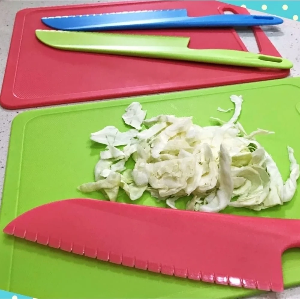 Progressive Serrated Red Plastic Produce Lettuce Knife